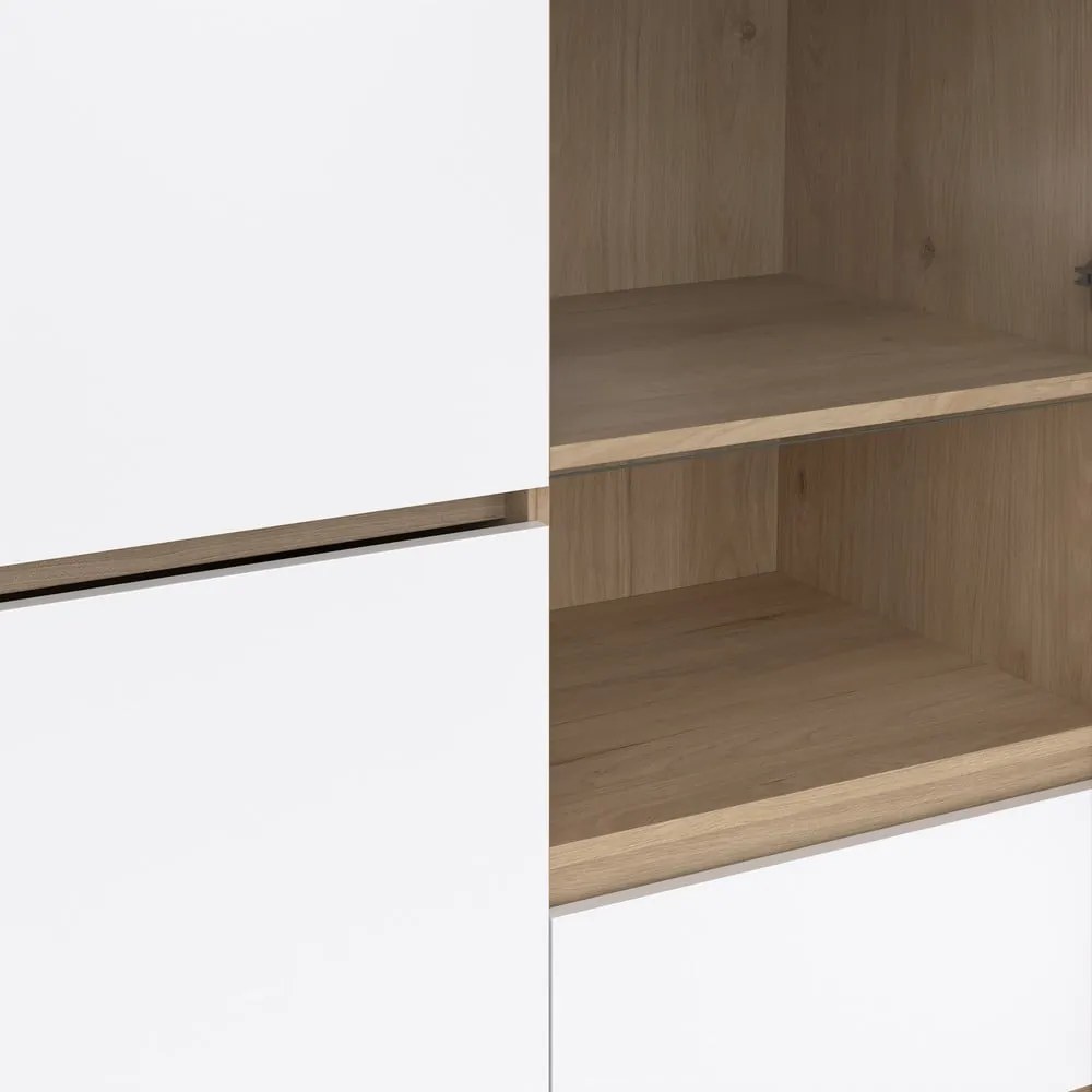 Biela/v prírodnej farbe vitrína v dekore duba 100x170x48 cm Next – Tvilum