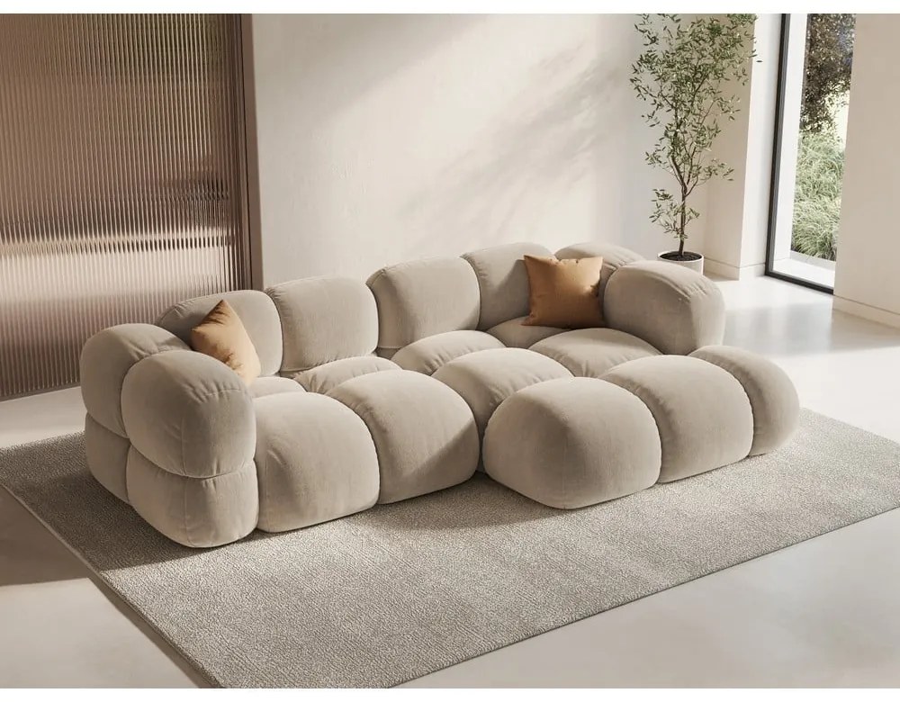 Béžová zamatová rohová pohovka (pravý roh/s leňoškou) Loretto – Cosmopolitan Design