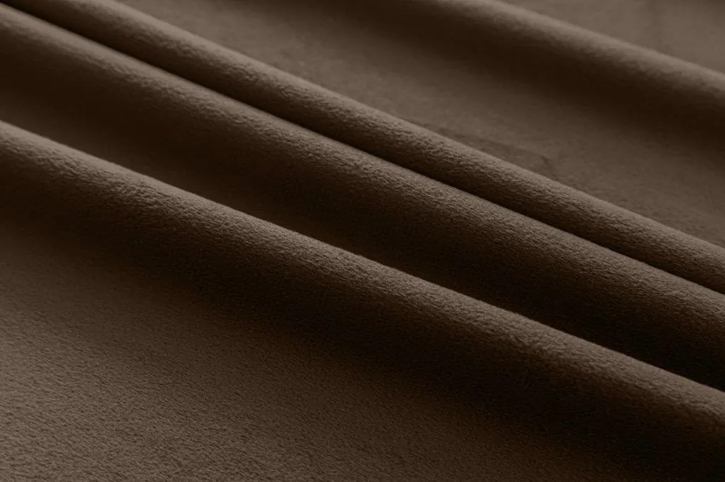 Hnedý zatemňovací záves VELVET 135x250 cm Zavesenie: Riasiaca páska