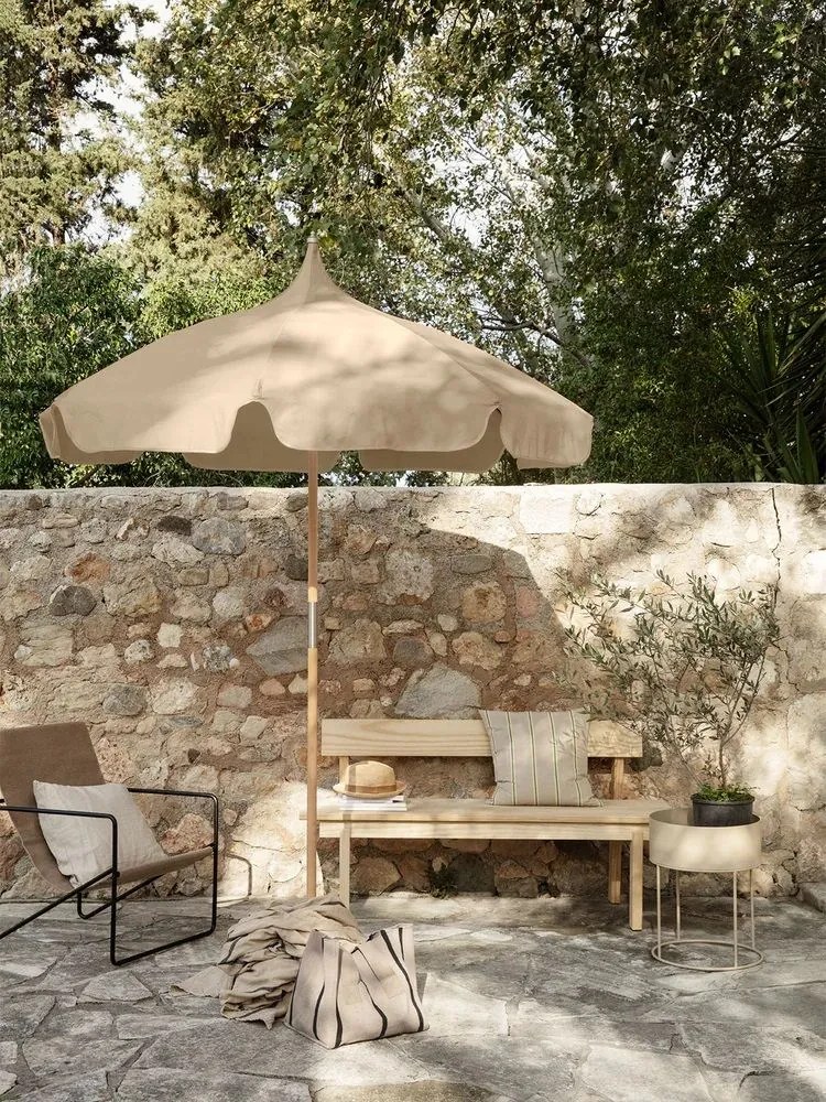 Ferm Living Stojan na kvetináč Round Cashmere