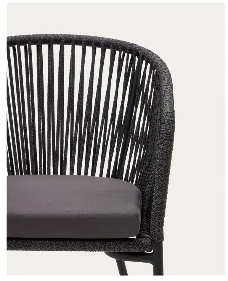 Čierna kovová/polstrovaná záhradná stolička Yanet – Kave Home