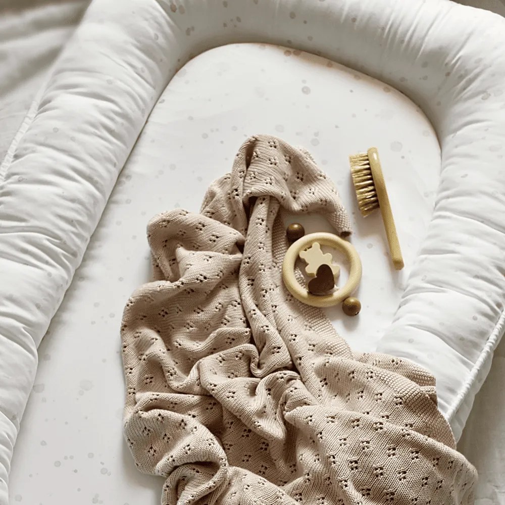 Hniezdo pre bábätko ružové fľaky