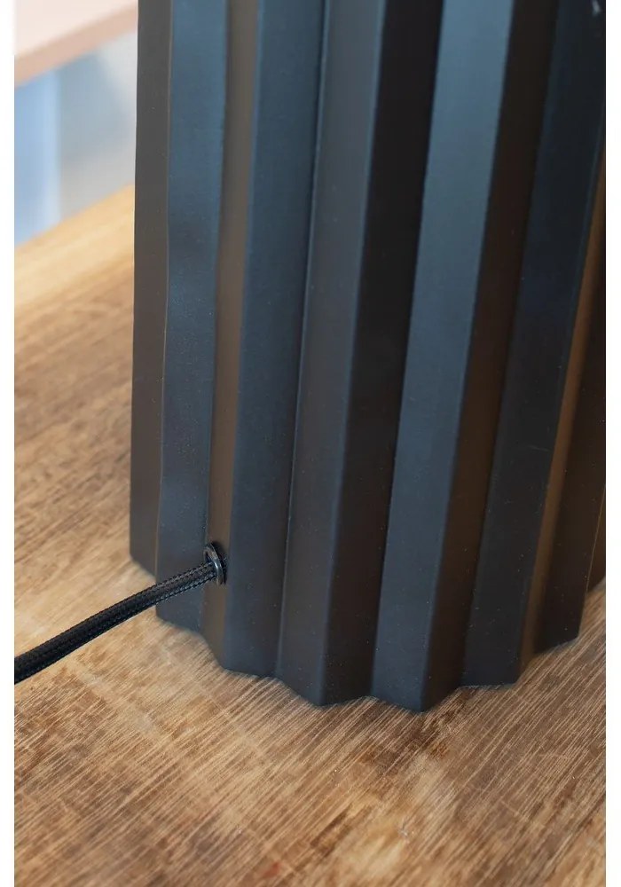 Čierna stolová lampa s textilným tienidlom (výška 60 cm) Hashira – Markslöjd