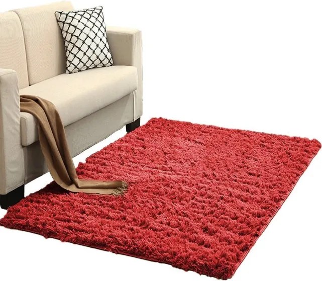 Protišmykový koberec SHAGGY červený