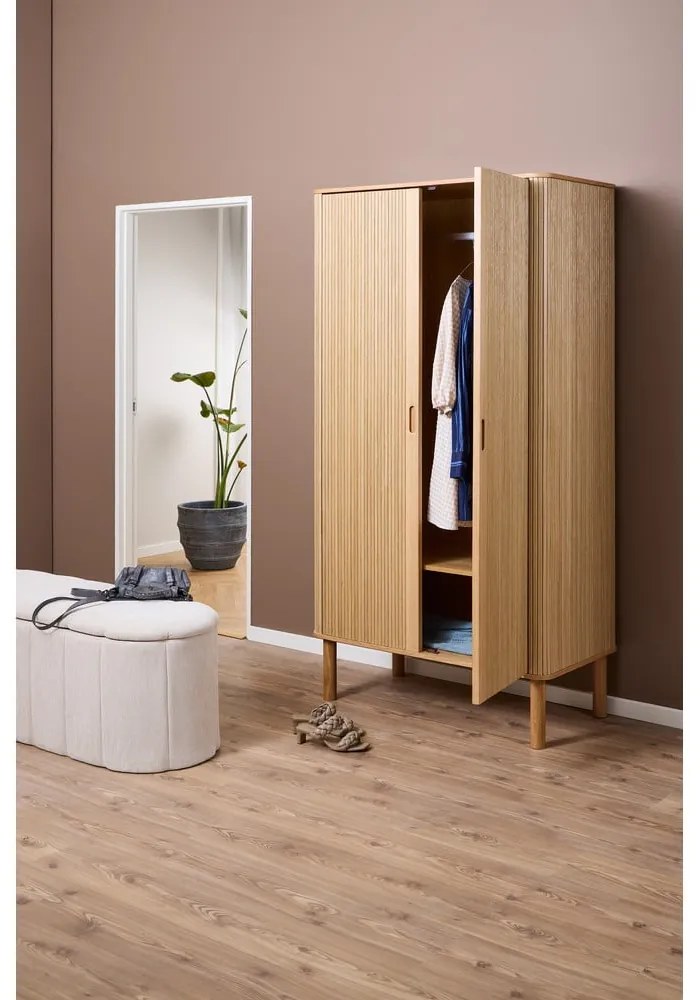 Šatníková skriňa v dekore duba v prírodnej farbe 100x200x55 cm Langley – Actona