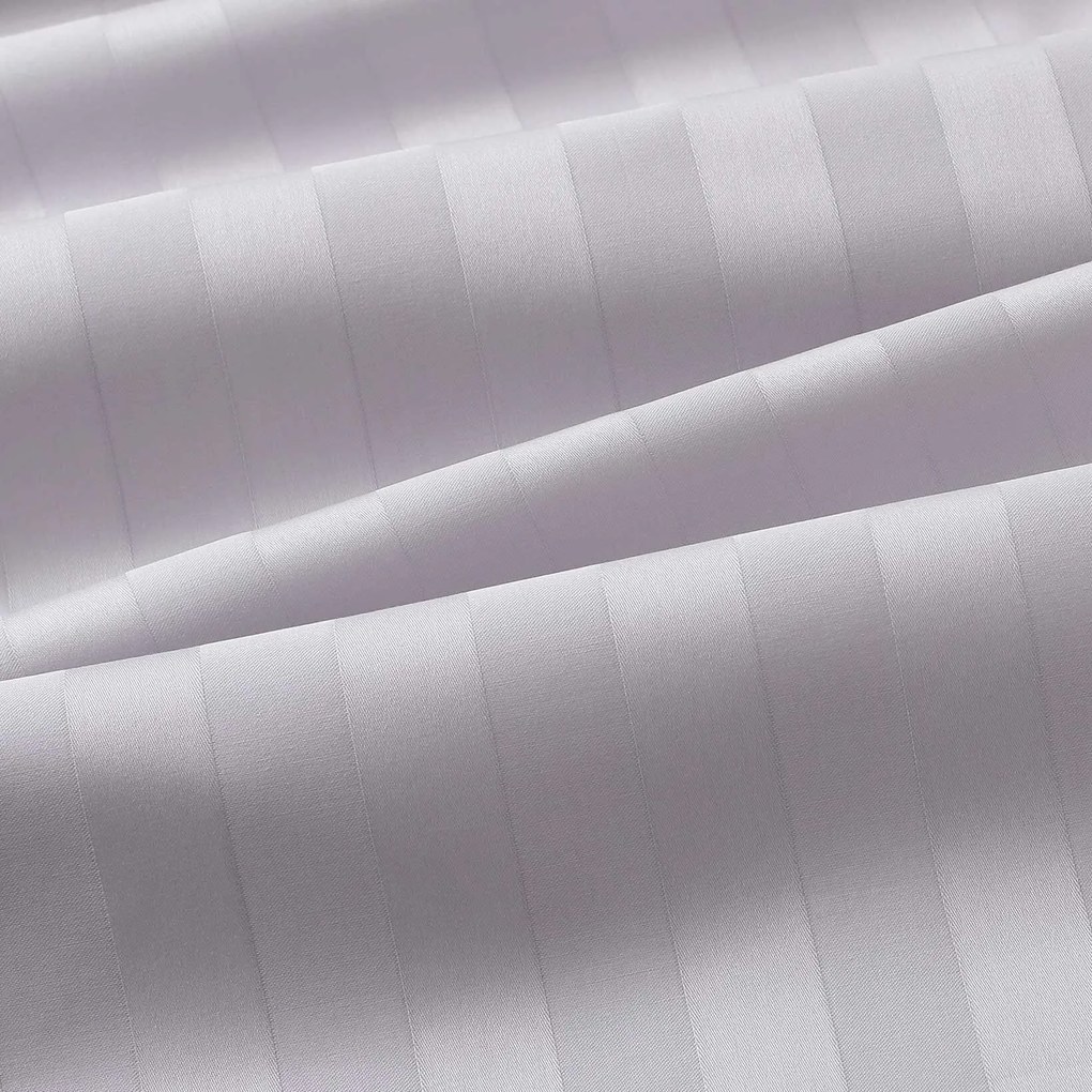 Goldea hranatý damaškový obrus - svetlo sivé prúžky so saténovým leskom 120 x 160 cm