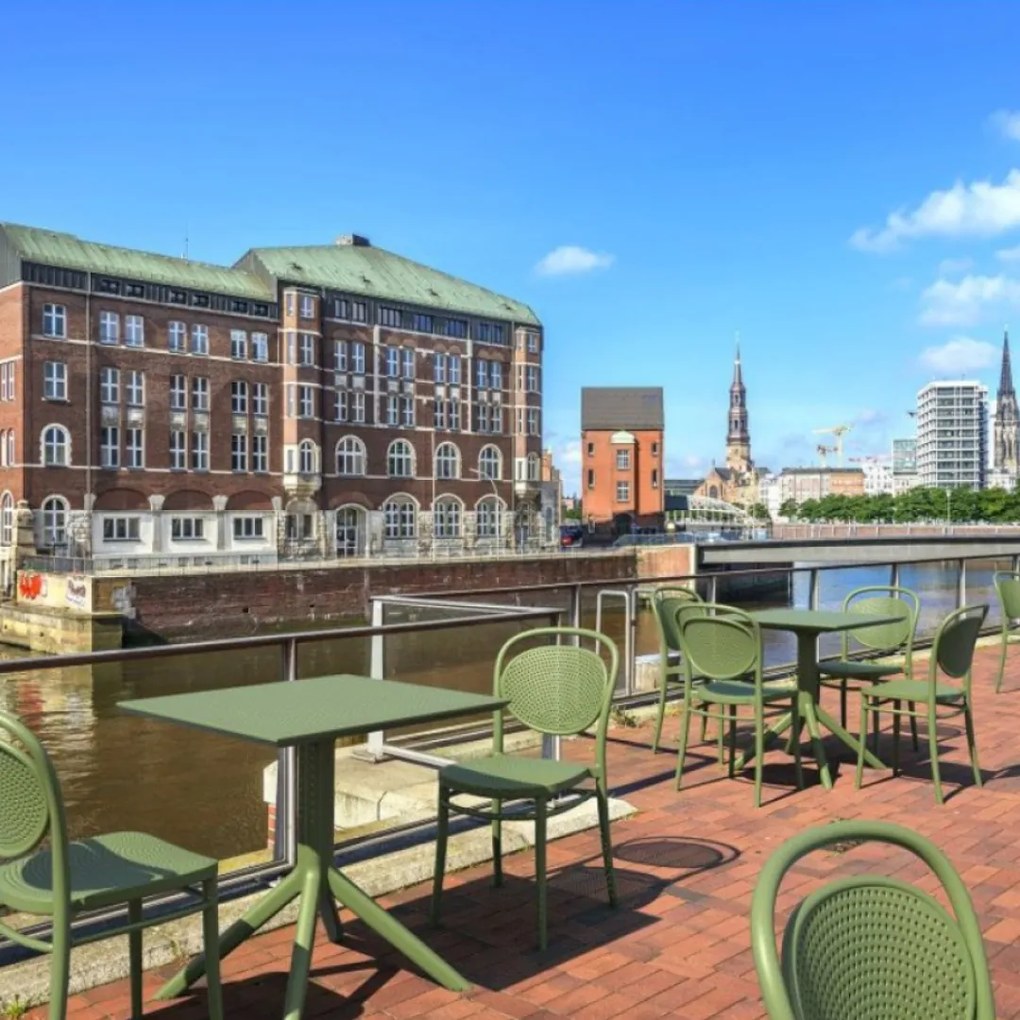 SKY 70 záhradný stôl olive green