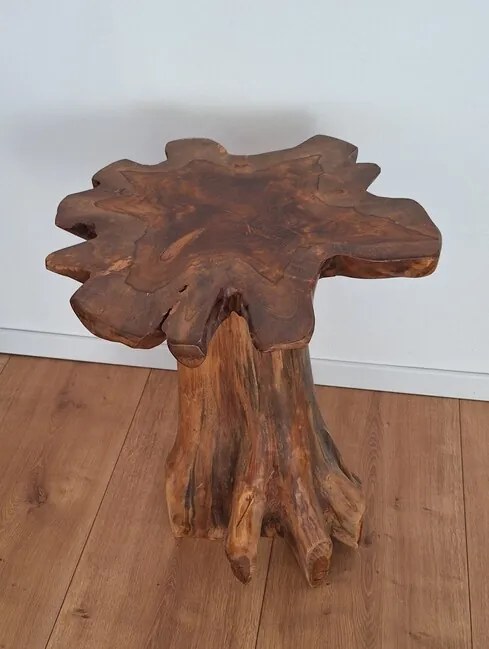 Masívny odkladací stolík Root Teak 60cm