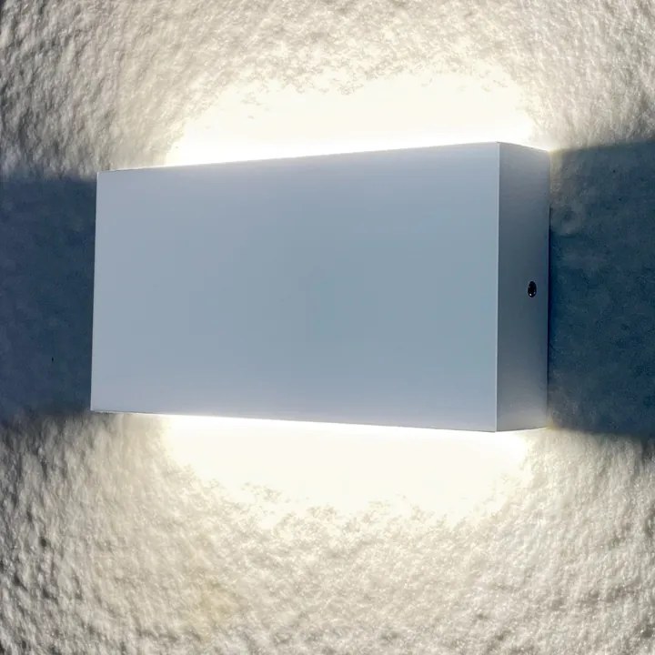 PLX Vonkajšie nástenné LED osvetlenie SASKATOON, 11W, denná biela, hranaté, biele