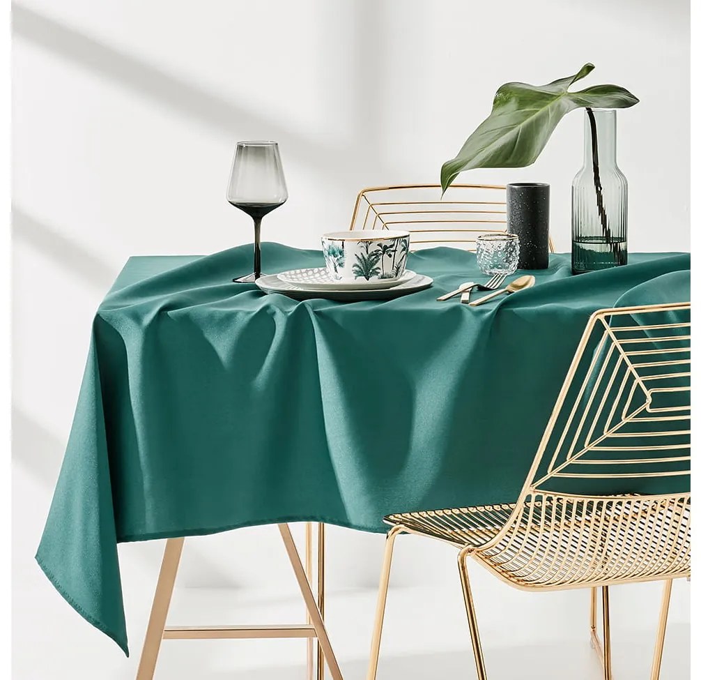 Room99 Dekoračný obrus na stôl AURA Farba: Zelená, Veľkosť: 110 x 160 cm