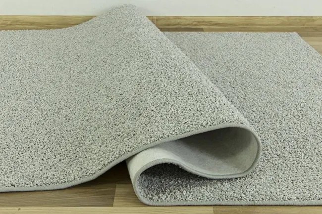 Metrážny koberec Mabelie 372 sivý