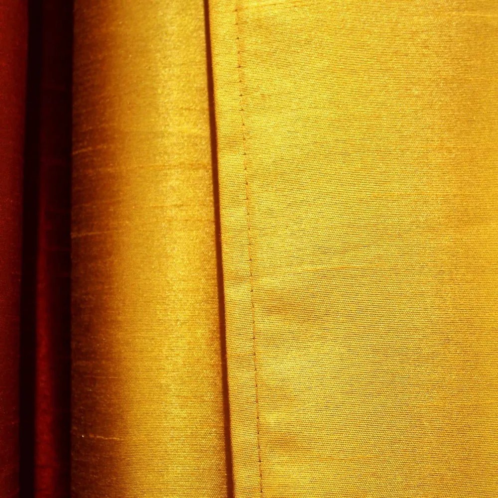 Žltý záves z mikrosaténu 140x240 cm Shana – douceur d'intérieur