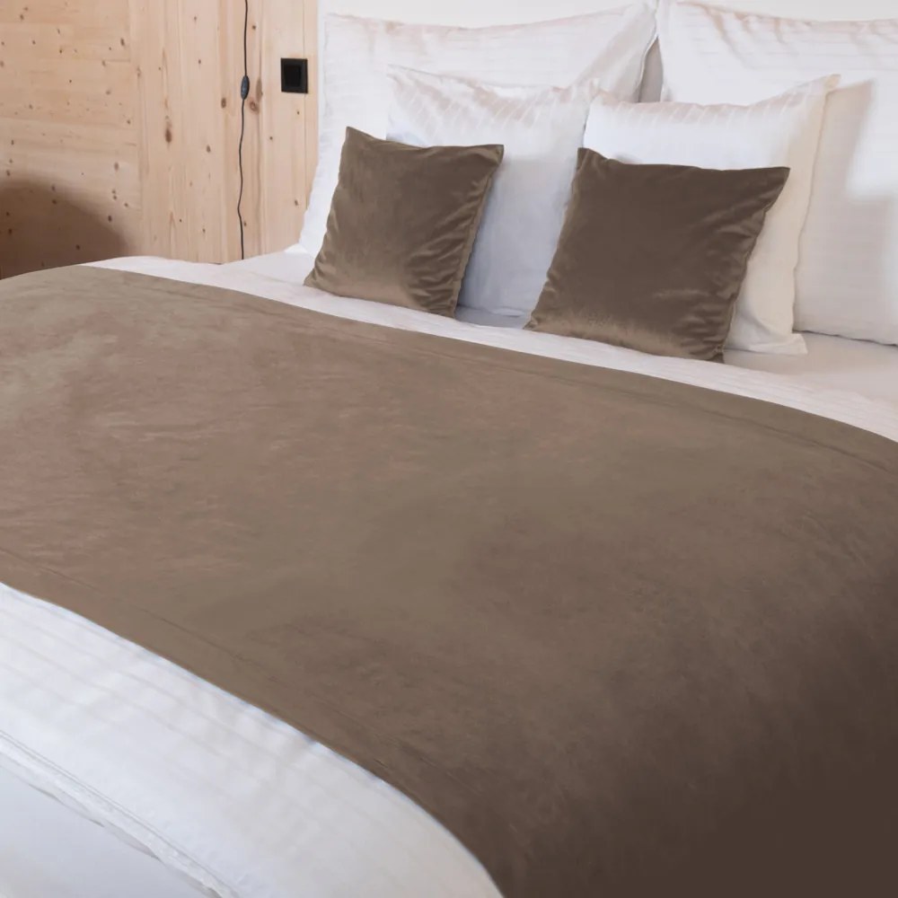 Biante Zamatový prehoz/behúň na posteľ Velvet Prémium SVP-005 Svetlo hnedý 60x260 cm