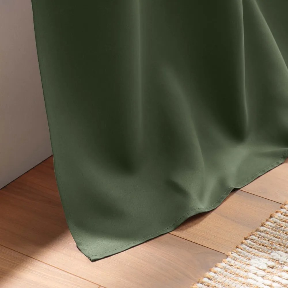 Kaki zatemňovací záves 135x240 cm Occult – douceur d'intérieur