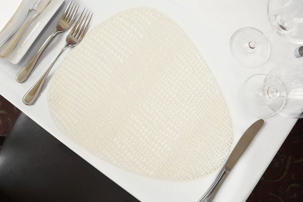 SADA 6 KS PRESTIERANIE NA STÔL ARINA 40X34 CM BÉŽOVÁ