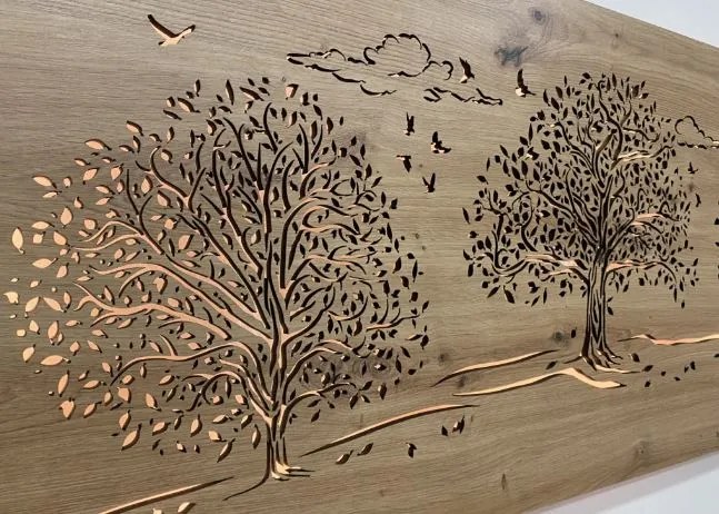 Svietiaci obraz Tri lipy na batériu