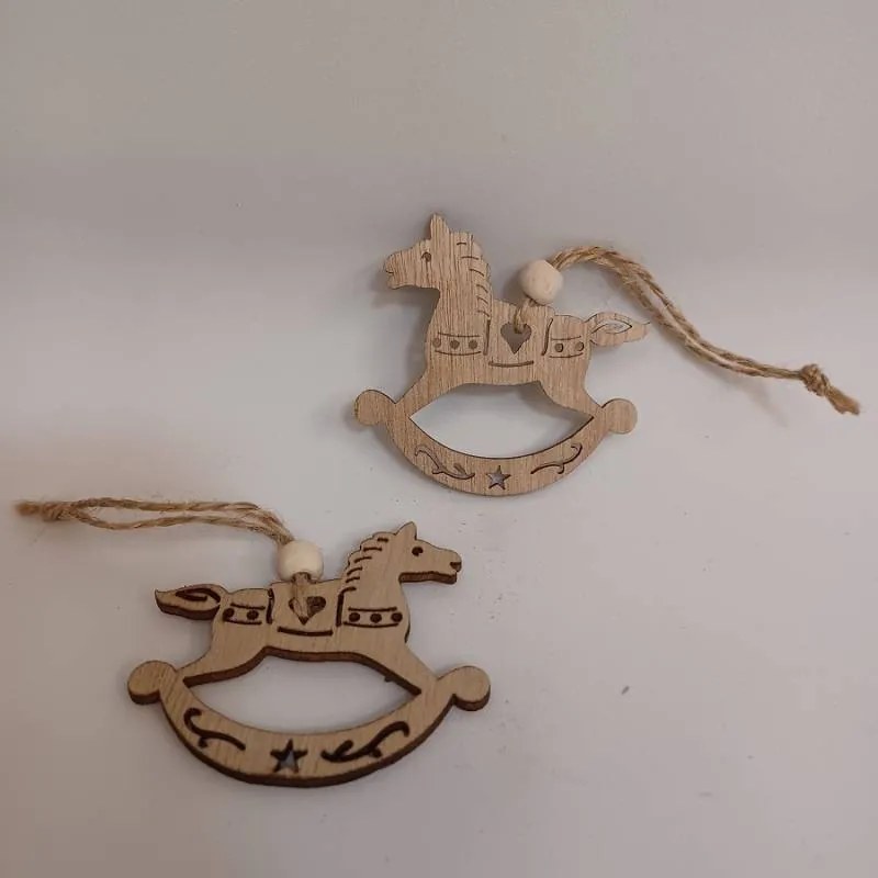 DECOLED Drevená závesná dekorácia, kôň, 7 x 7 cm