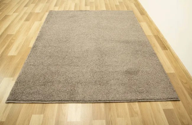 Metrážny koberec Amore 177 sivý