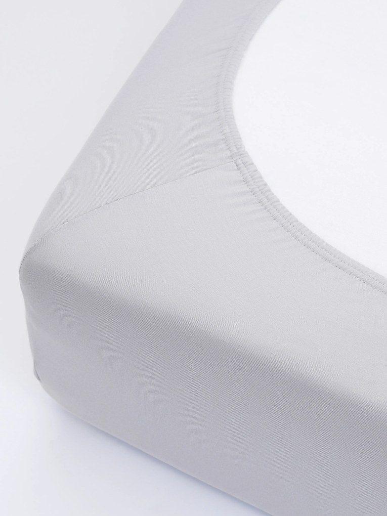 Jersey prostěradlo do postýlky s elastanem 60 × 120 cm – světle šedé