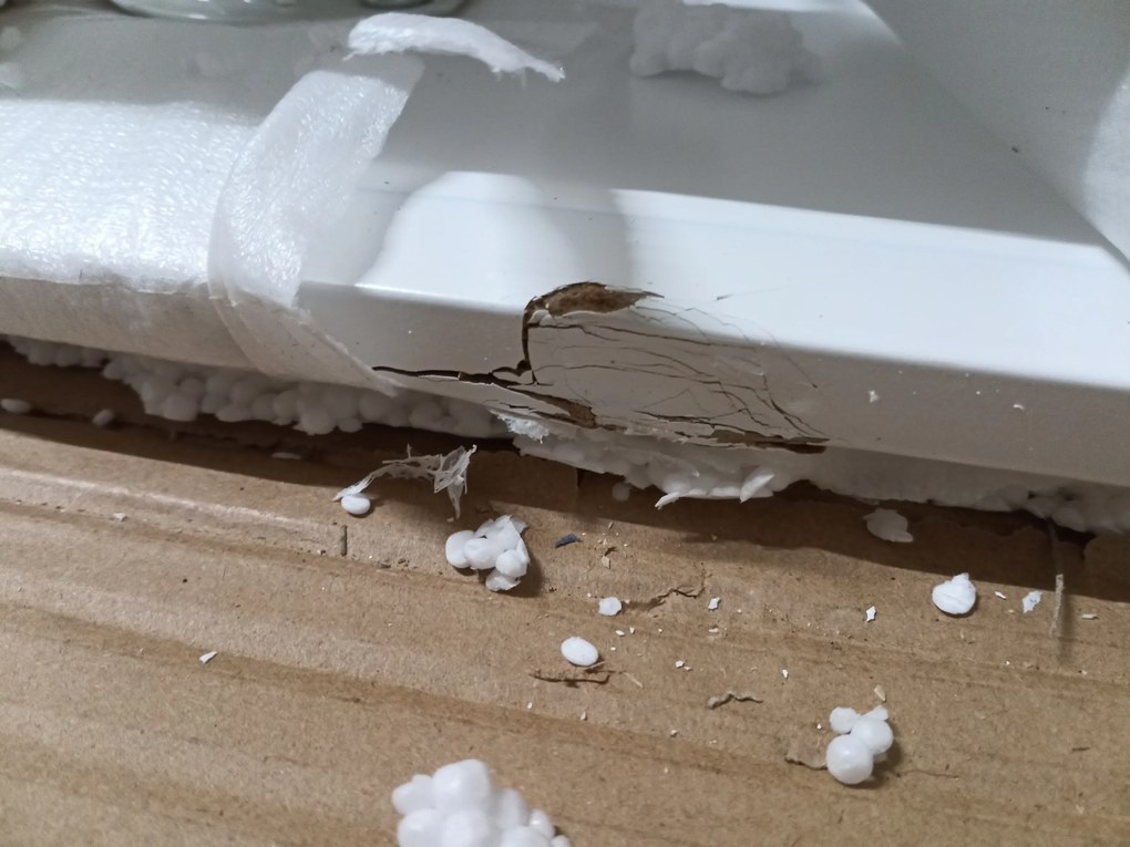 AKCIA Biely jedálenský stôl BERGEN 120x80 cm II. akosť