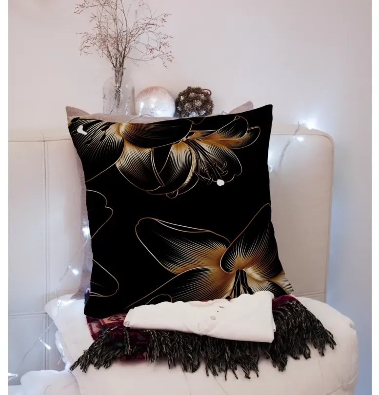 Dekoračná obliečka na vankúš v čiernej farbe s jemným vzorom kvetov Šírka: 40 cm | Dĺžka: 40 cm