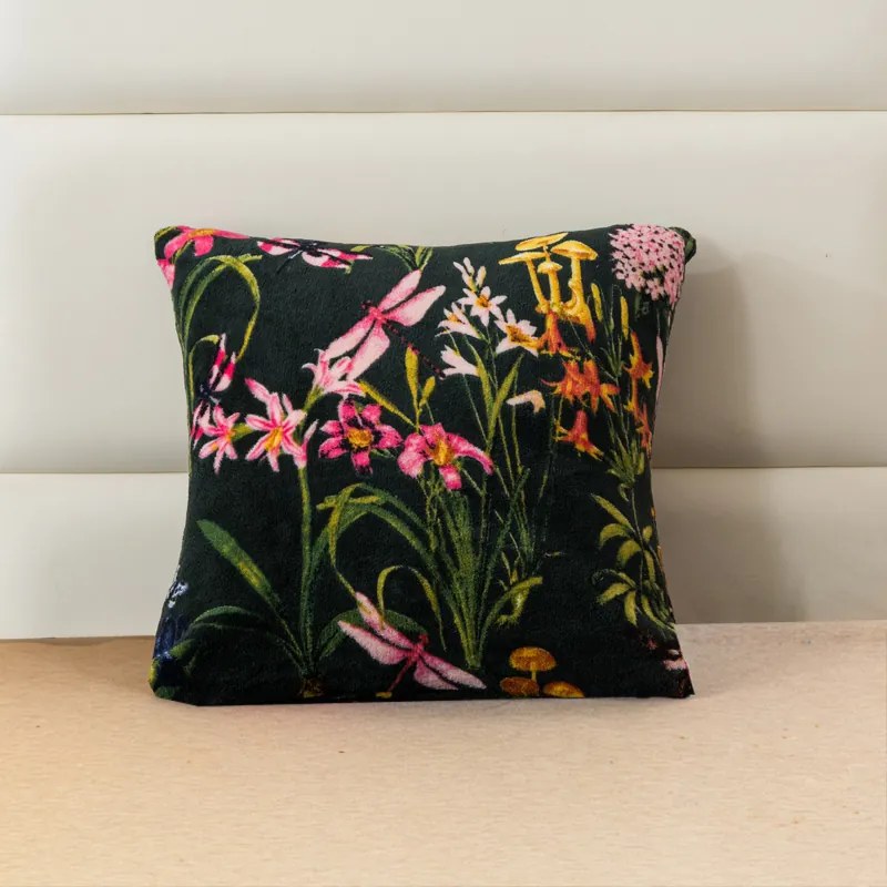 Mikroplyšový poťah na vankúšik MYSTIC GARDEN 45x45 cm, tmavo zelený