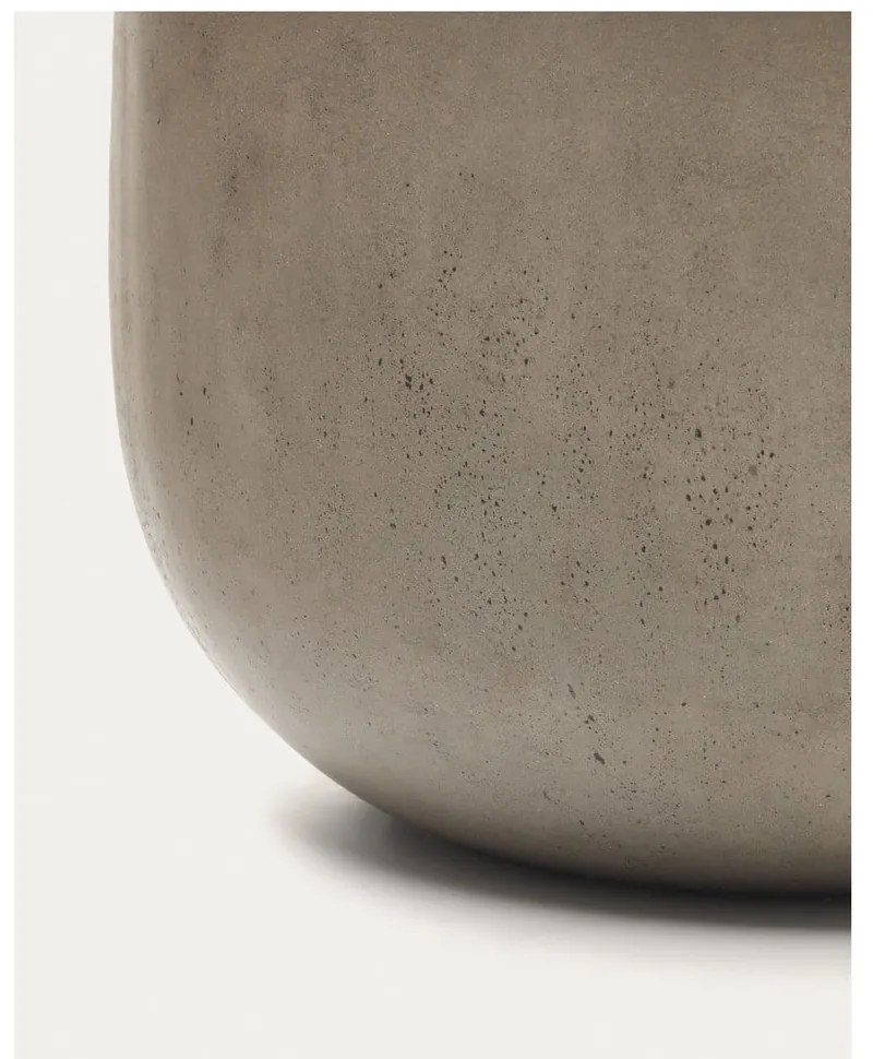 Betónový okrúhly Záhradný konferenčný stolík ø 60 cm Garbet – Kave Home