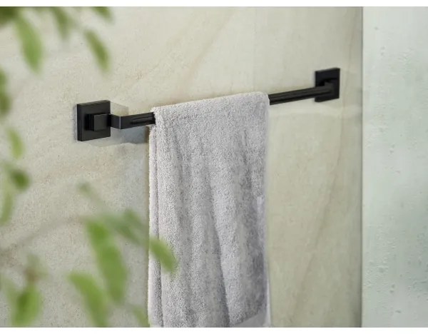 WENKO 71445800 - Tyč na uteráky VACUUM-LOC QUADRO ED 60,5x6 cm čierna