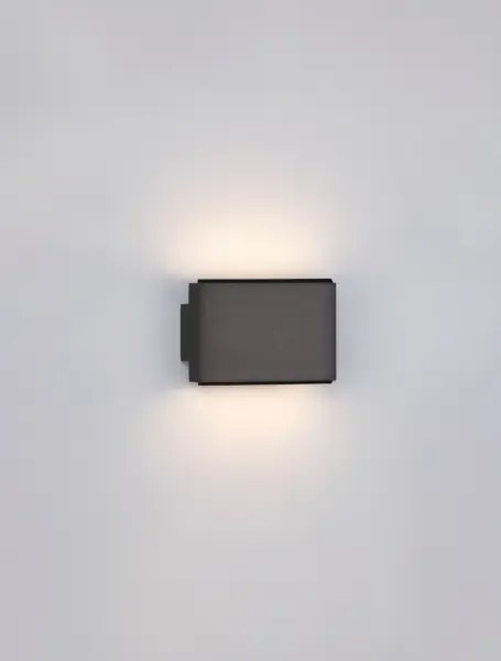Minimalistické nastenné svietidlo Oti Hliník