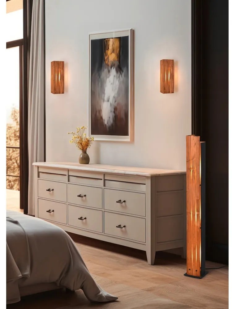 Stojacia lampa v čierno-prírodnej farbe s dreveným tienidlom (výška 121 cm) Karuni – Trio