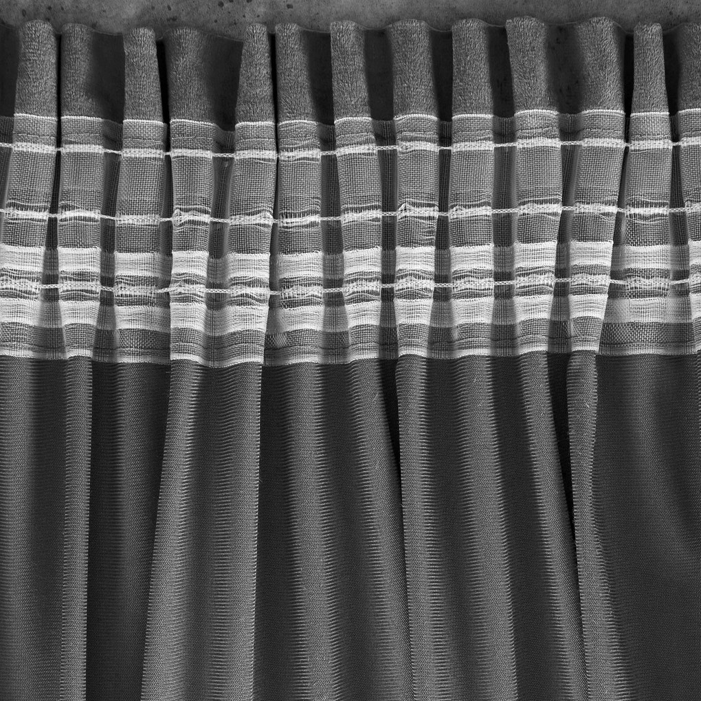 ZATEMŇOVACÍ ZÁVES NA PÁSKE ROSA 135X300 CM ČIERNA