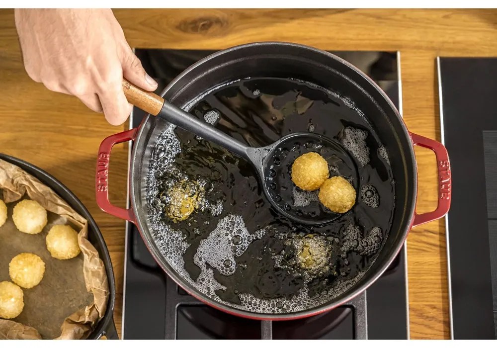 Staub Naberačka na knedle STAUB s drevenou rukoväťou