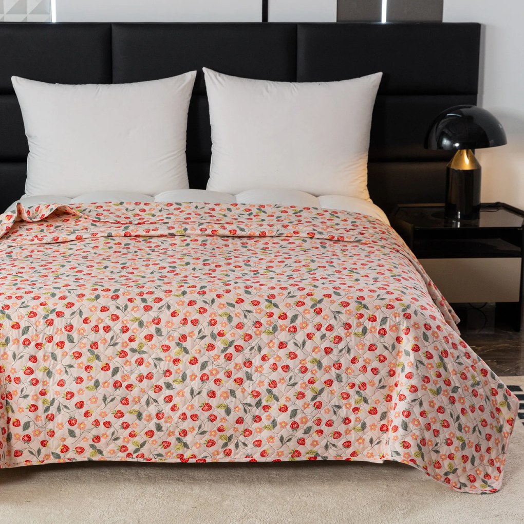 Prehoz na posteľ STRAWBERRY ružový Rozmer: 220 x 240 cm