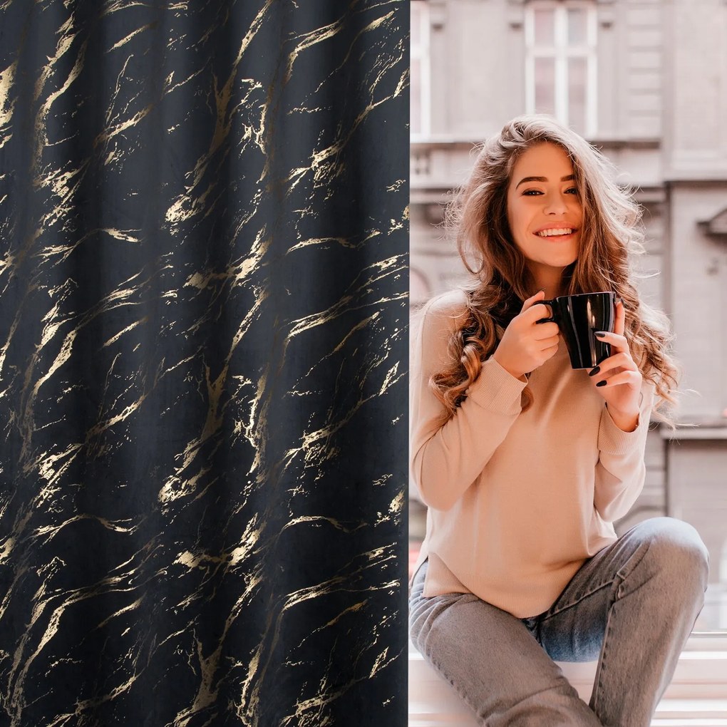 ZATEMŇOVACÍ ZÁVES NA KRÚŽKOCH MOLY 140X250 CM VZOROVANÁ