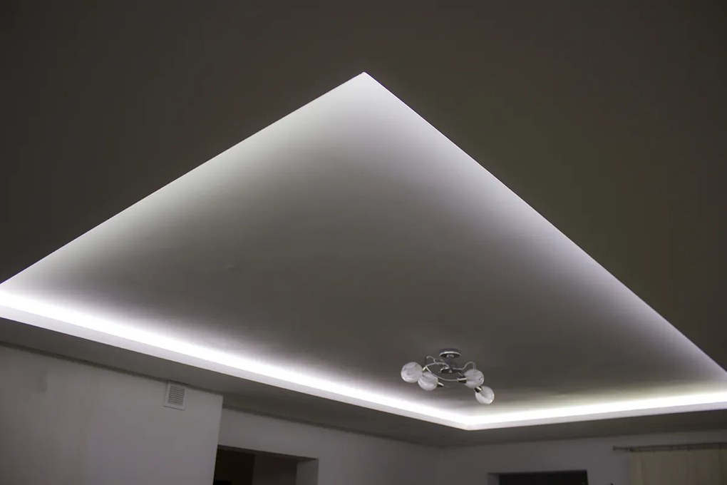 ECOLIGHT LED pásik - SMD 2835 - 5m - 60LED/m - 4,8 W/m - IP65 - studená biela