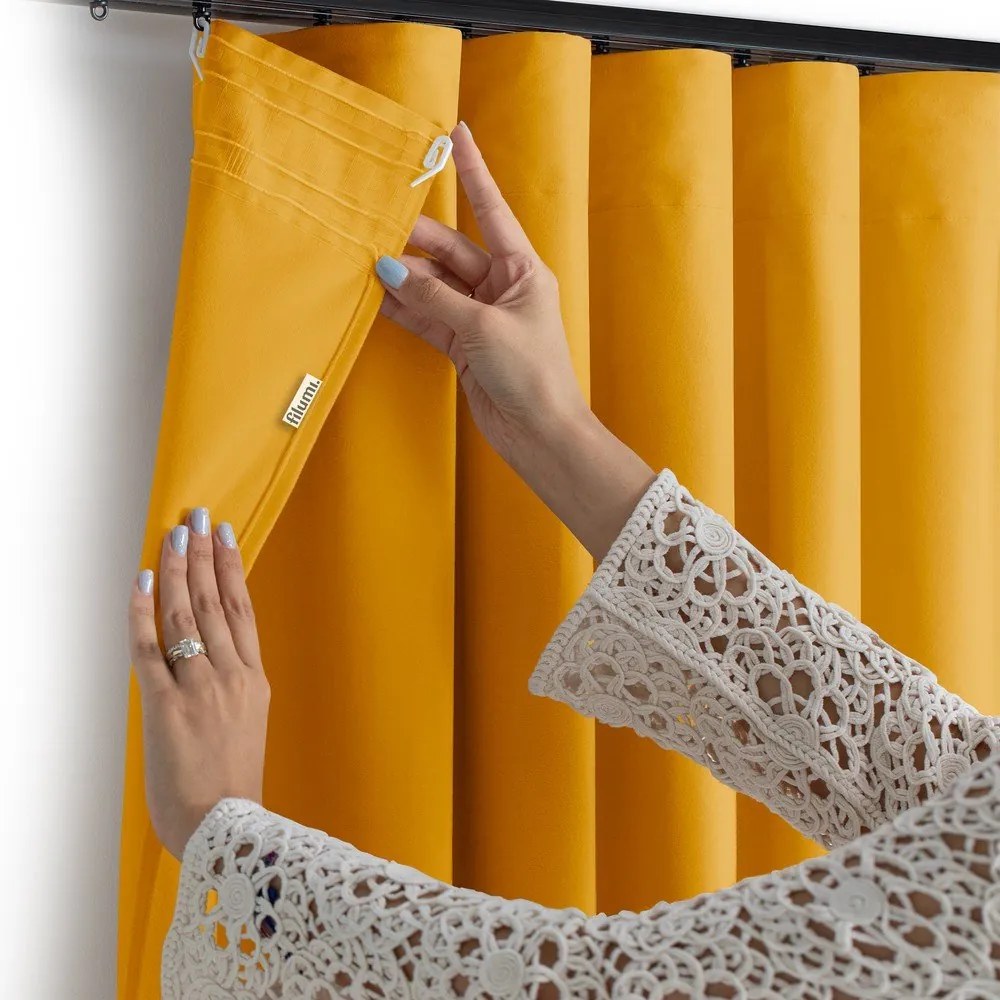 Zamatový dimout záves v horčicovej farbe 400x250 cm Velto – Filumi