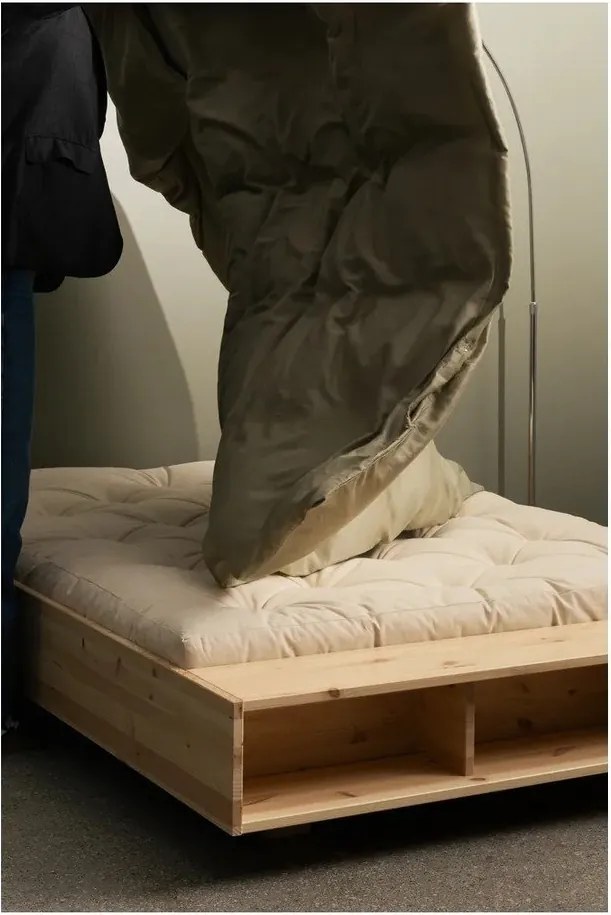 Jednolôžková posteľ z borovicového dreva bez čela s roštom 120x200 cm v prírodnej farbe Merge – Karup