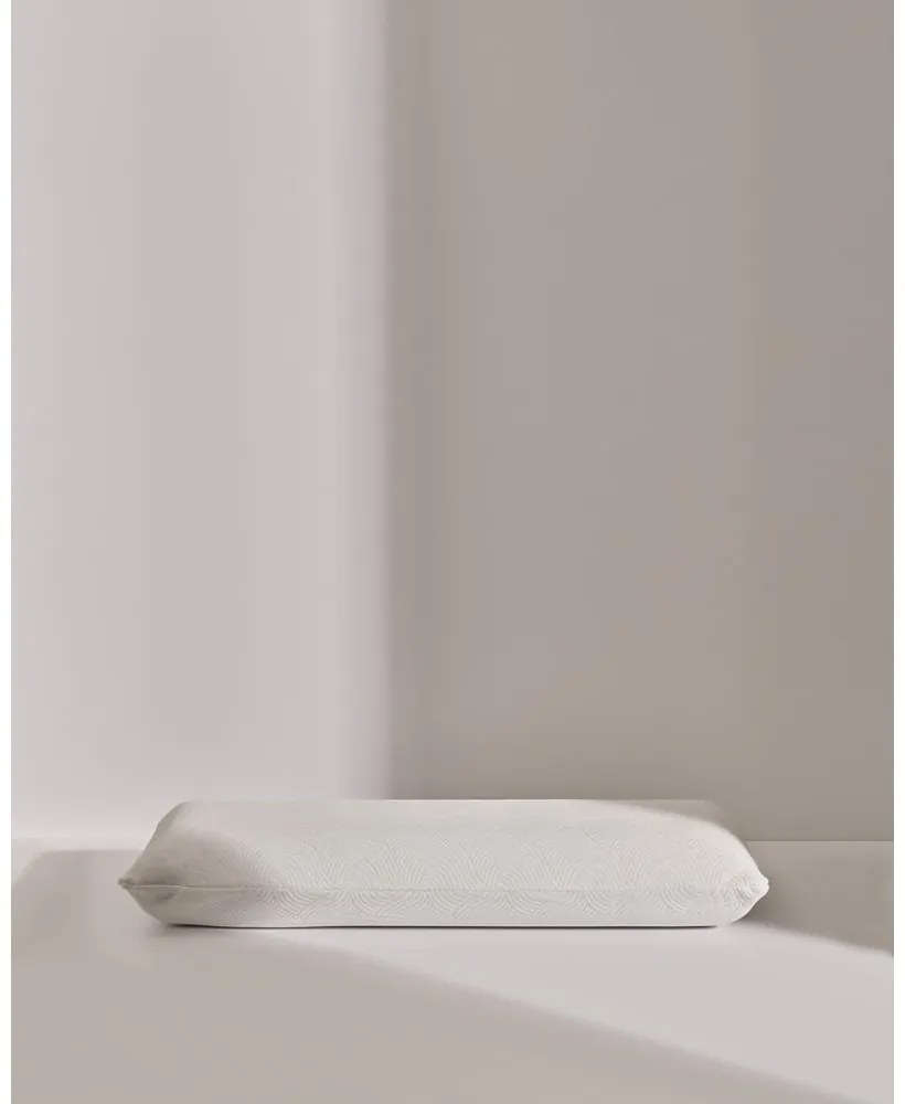 Anatomický vankúš s výplňou z pamäťovej peny 33x70 cm Sasa – Kave Home