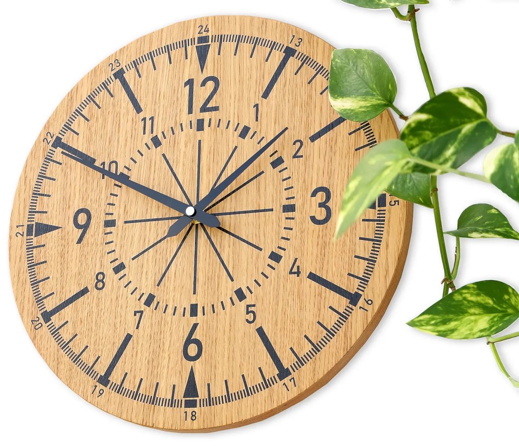 Dřevěné nástěnné hodiny Avatar 33 cm dub přírodní/černé