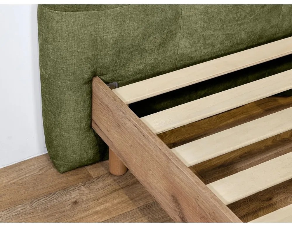 Zelená čalúnená dvojlôžková posteľ s roštom 160x200 cm Kumo – Bobochic Paris