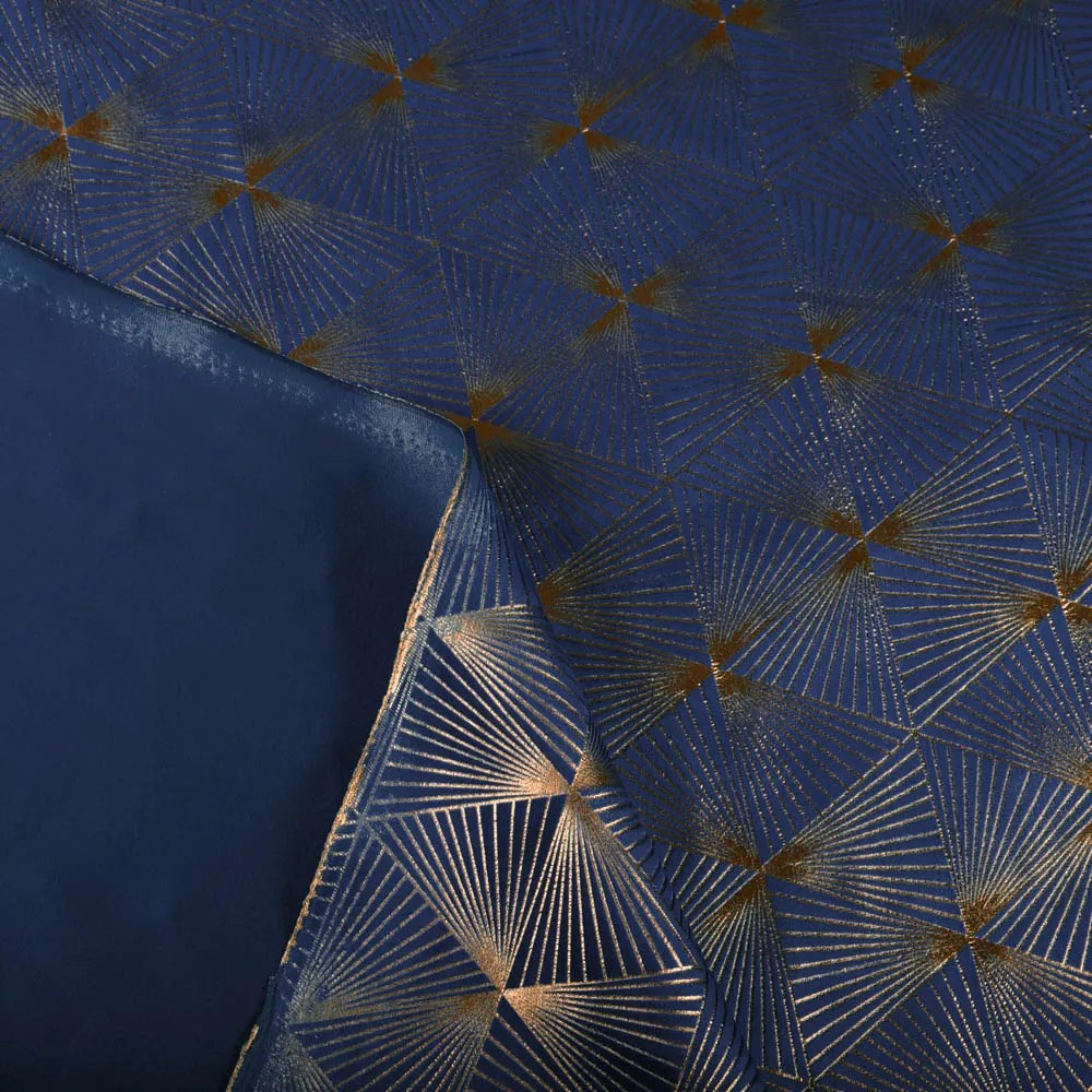Biante Zamatový záves Isabela IBL-011 Rose Gold trojuholníky na kráľovsky modrom - šírka 135 cm 135x210 cm