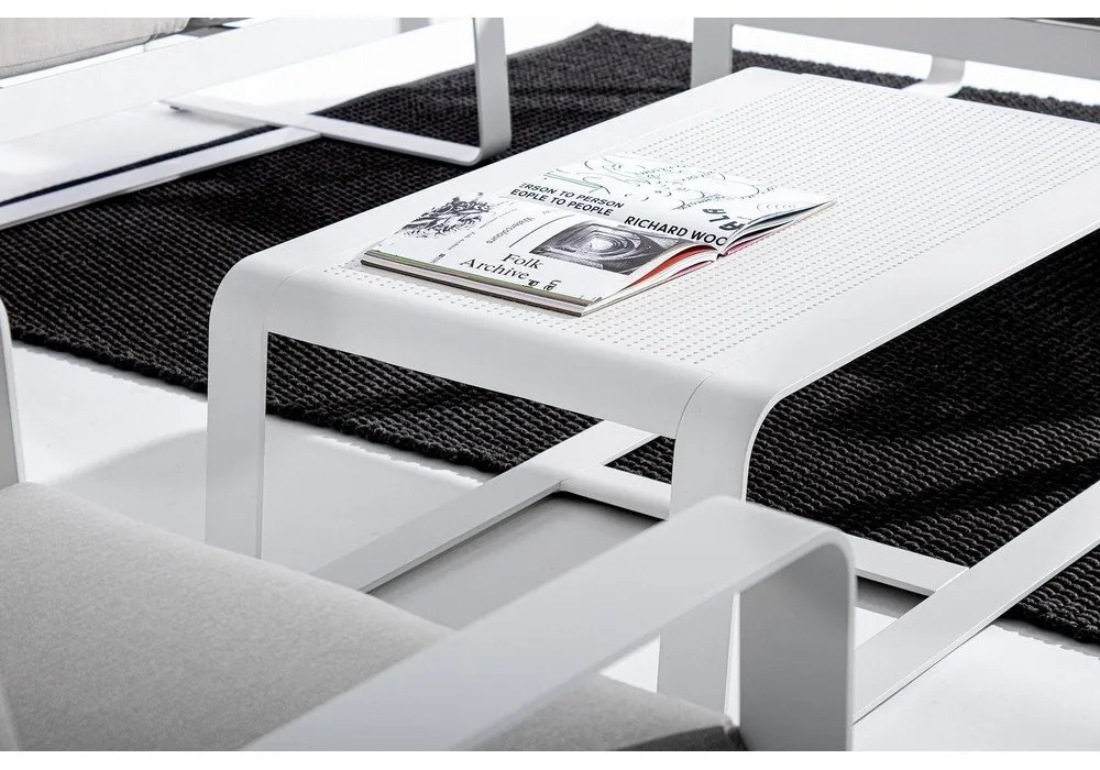 Hliníkový záhradný konferenčný stolík 62x105 cm Merrigan – Bizzotto