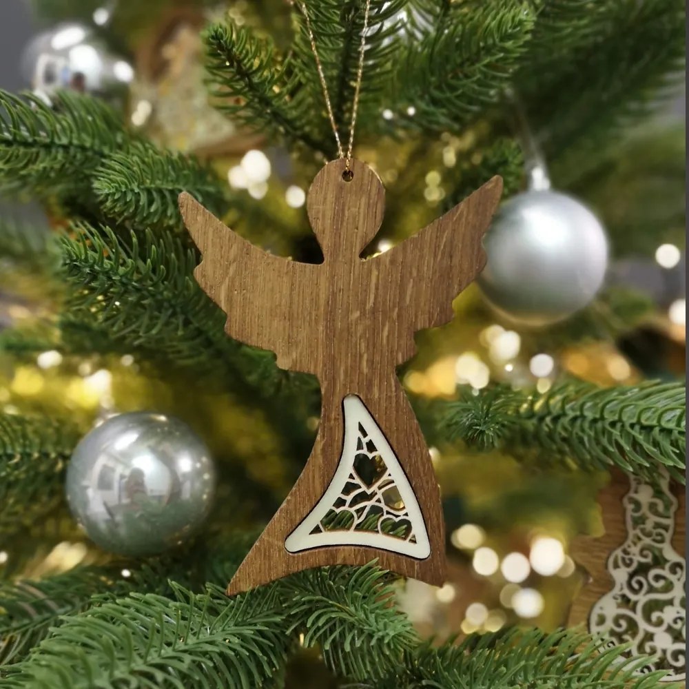 AMADEA Drevená ozdoba z masívu s vkladom - anjel s ornamentom srdca 12 cm