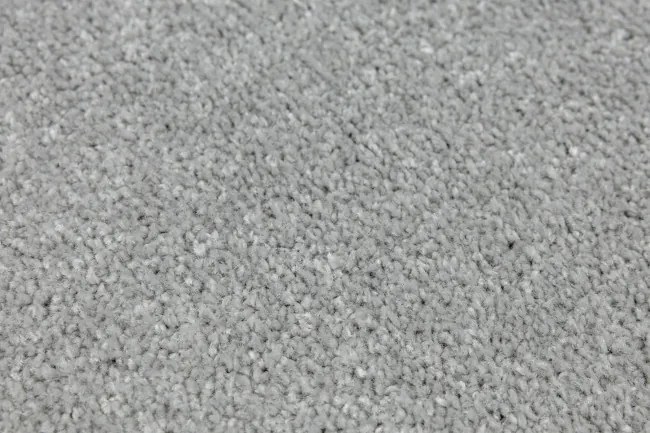 Metrážny koberec GALAXY 72 strieborný