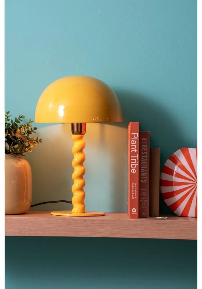 Žltá stolová lampa s kovovým tienidlom (výška 39 cm) Prisa – Leitmotiv