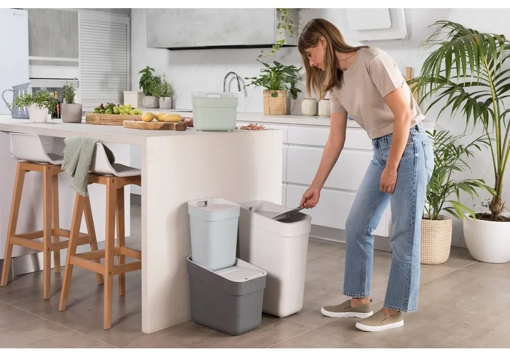 Svetlozelený odpadkový kôš na triedený odpad z recyklovaného plastu 20 l Ready To Collect – Curver