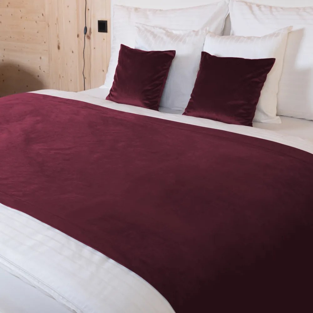 Biante Zamatový prehoz na posteľ Velvet Prémium SVP-010 Tmavo vínový 140x220 cm