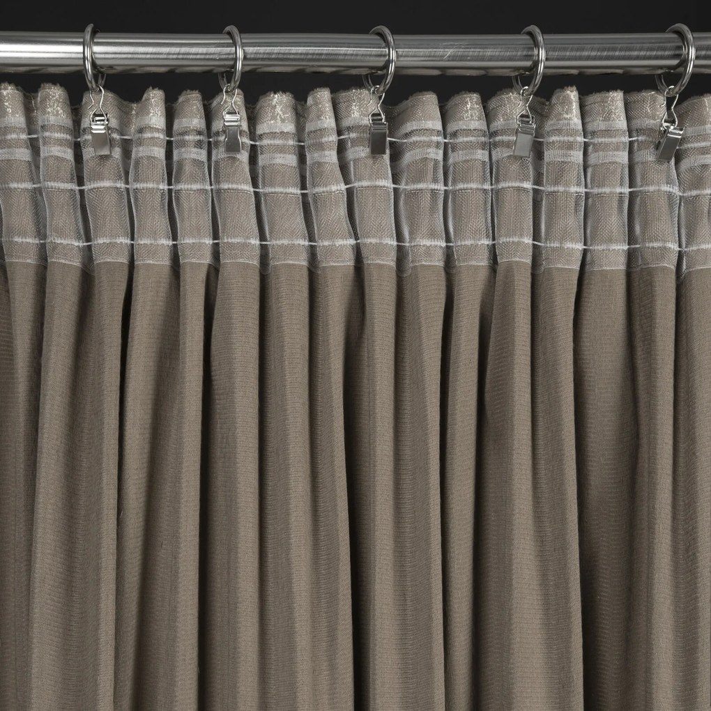 ZATEMŇOVACÍ ZÁVES NA PÁSKE INGRID 140X270 CM VZOROVANÁ