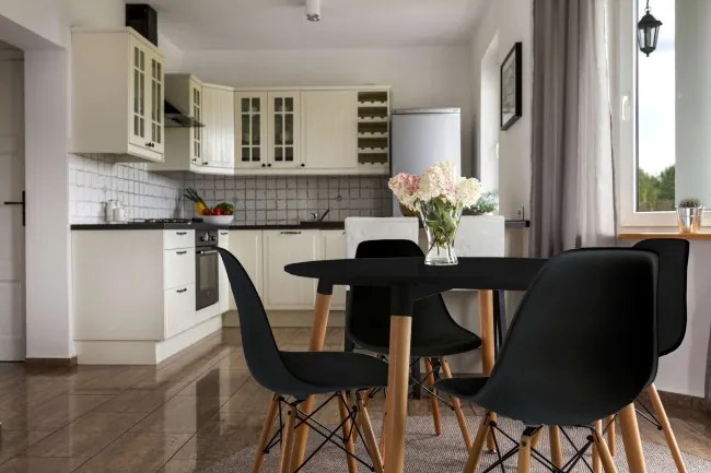 Jedálenská stolička MILANO hnedá / čierna