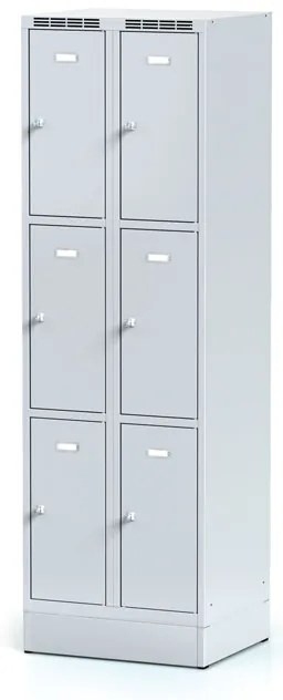 Alfa 3 Šatníková skrinka S6 na sokli s úložnými boxami, 6 boxov, 1920 x 600 x 500 mm, otočný zámok, sivé dvere